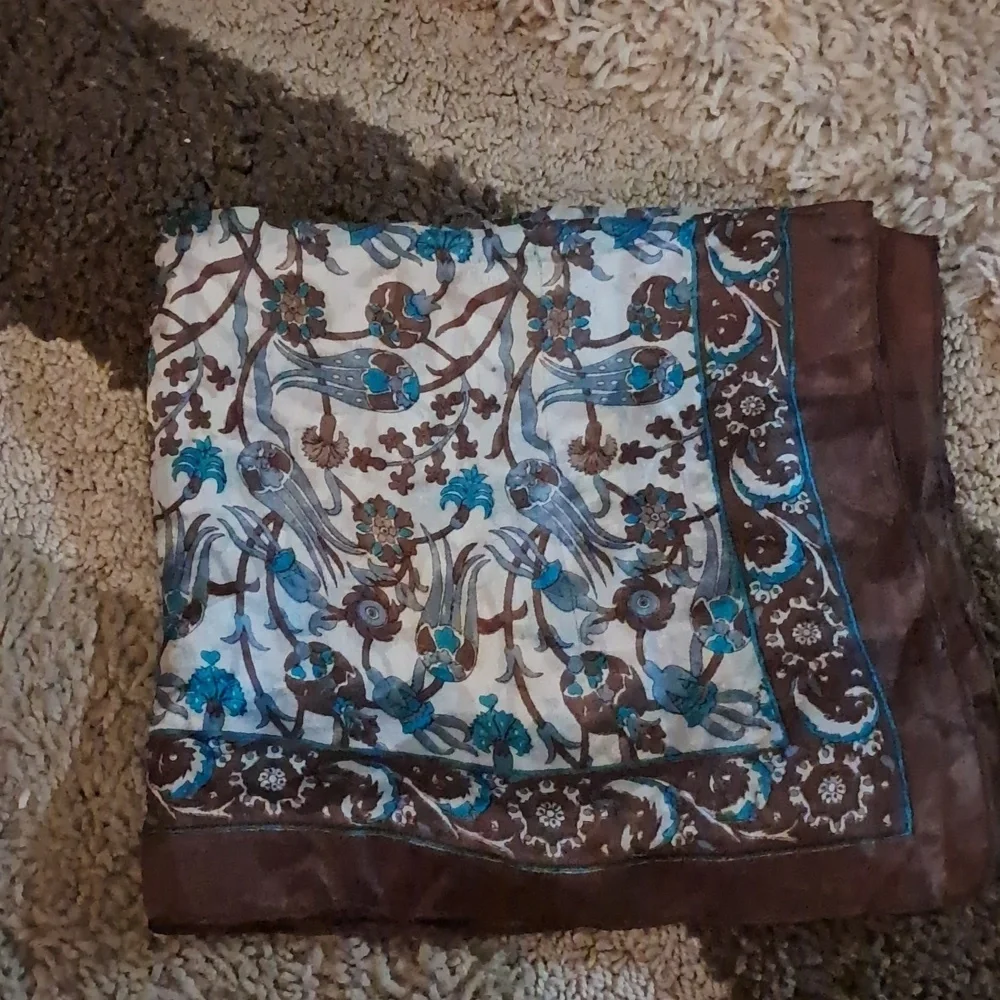 N/A elegant scarf
